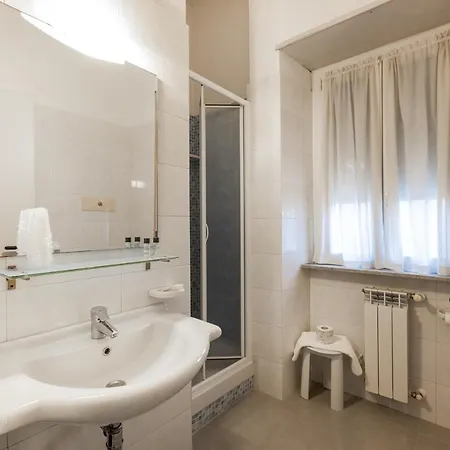 Nuova Hotel 3*