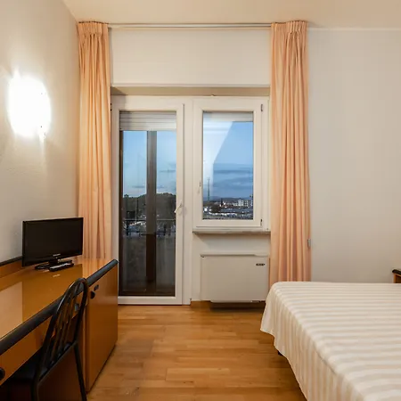 Hotel Nuova 3*