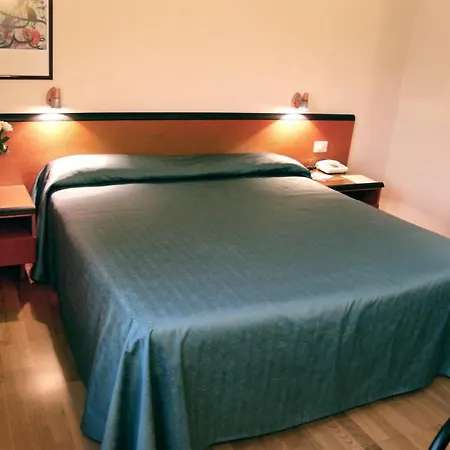Nuova Hotel 3*