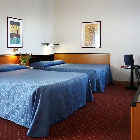 Nuova Hotel 3*