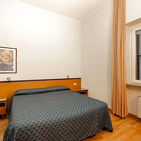 Nuova Hotel 3*