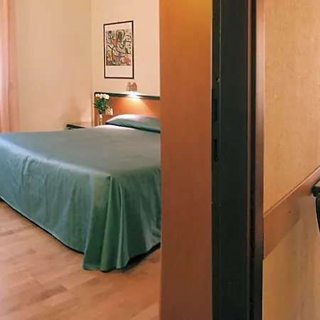 Nuova Hotel 3*